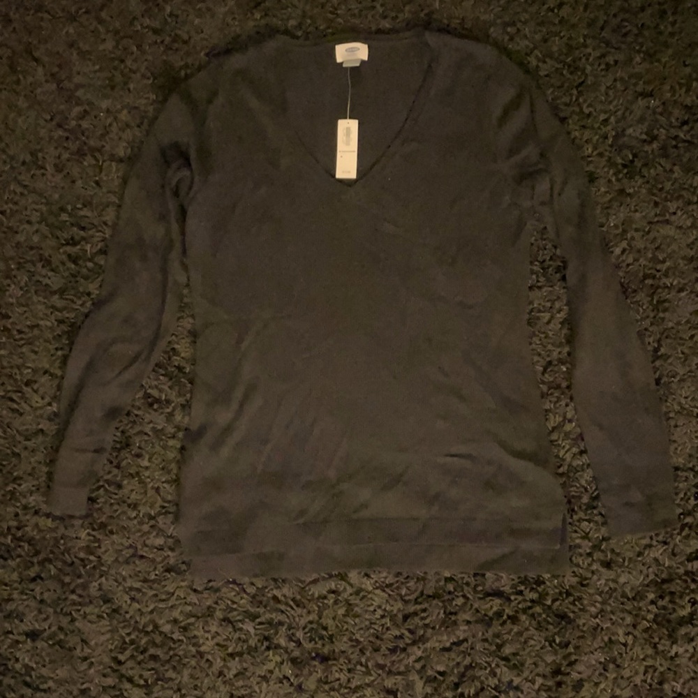New Women’s Black V-Neck Long Sleeve